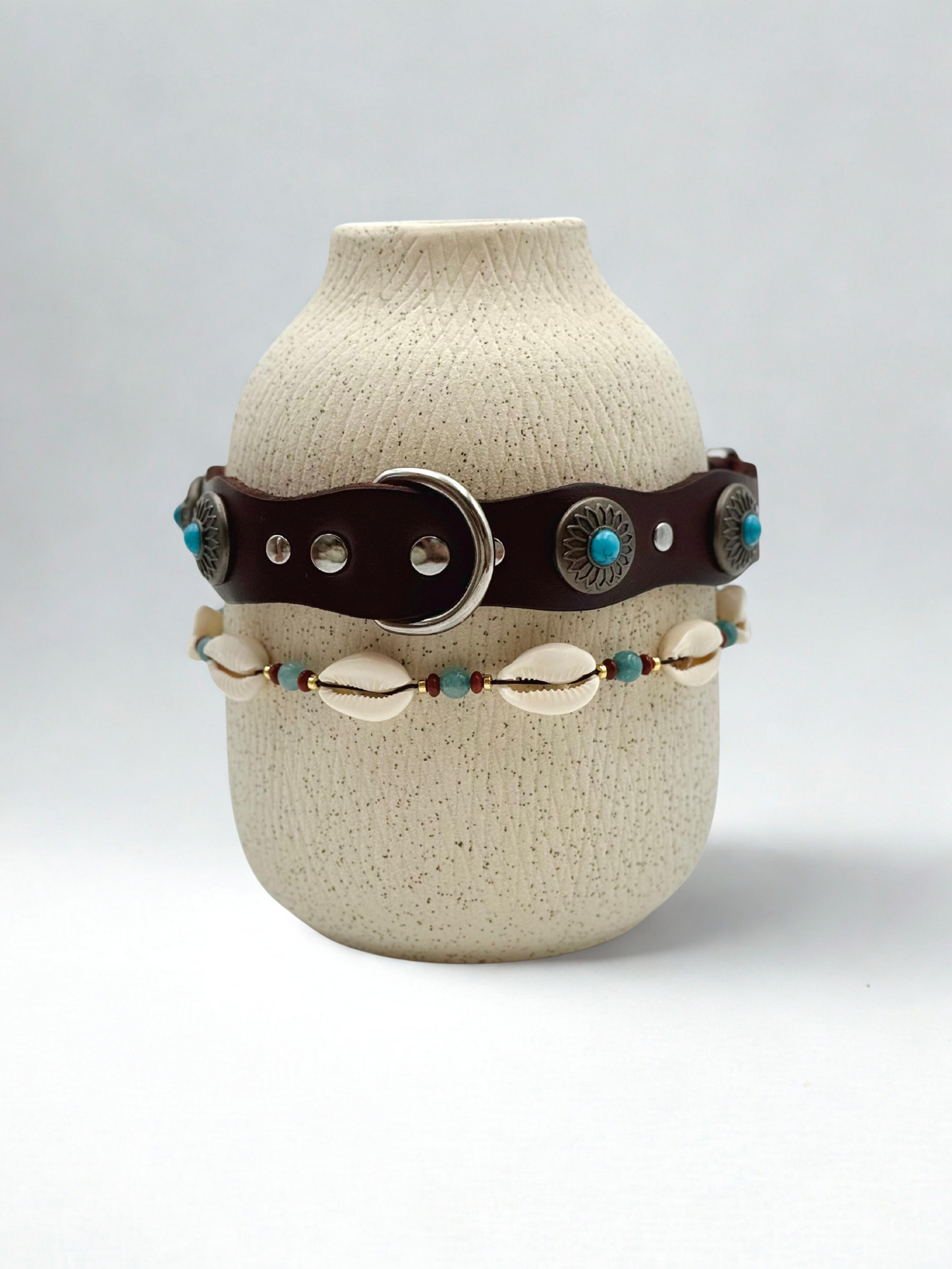 Pack: Collar Tachuelas + Conchas + Correa