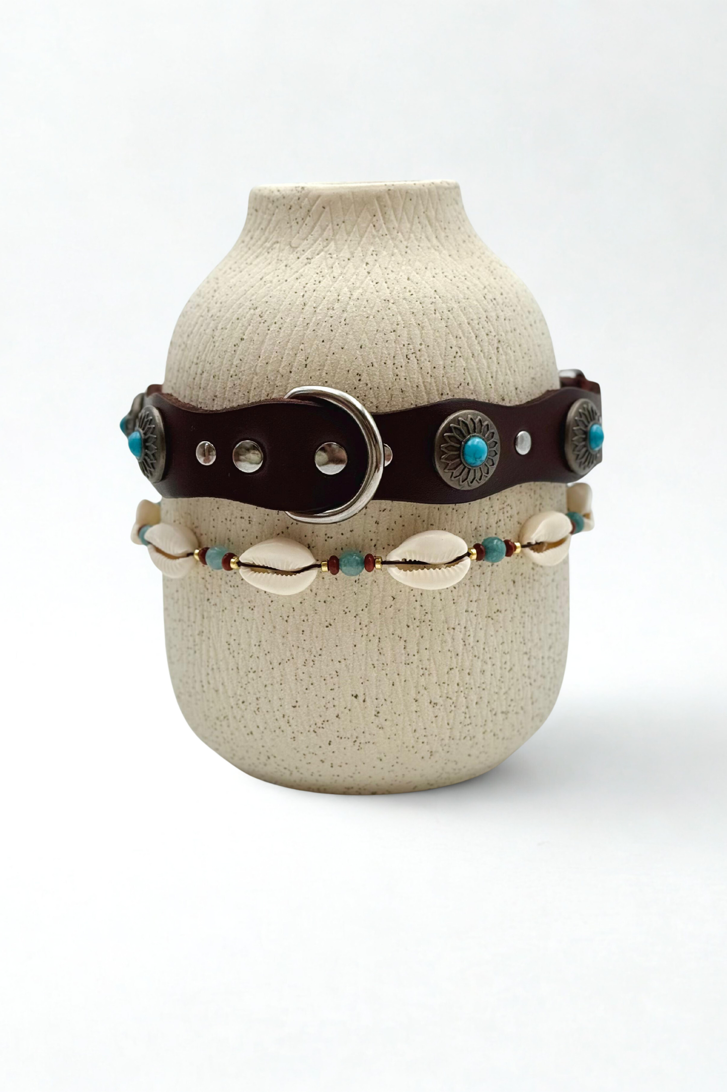 Pack: Collar Tachuelas + Conchas